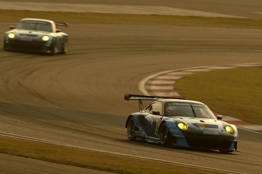  Porsche 911 GT3 RSR 2012 года  (фото 277 из 429)